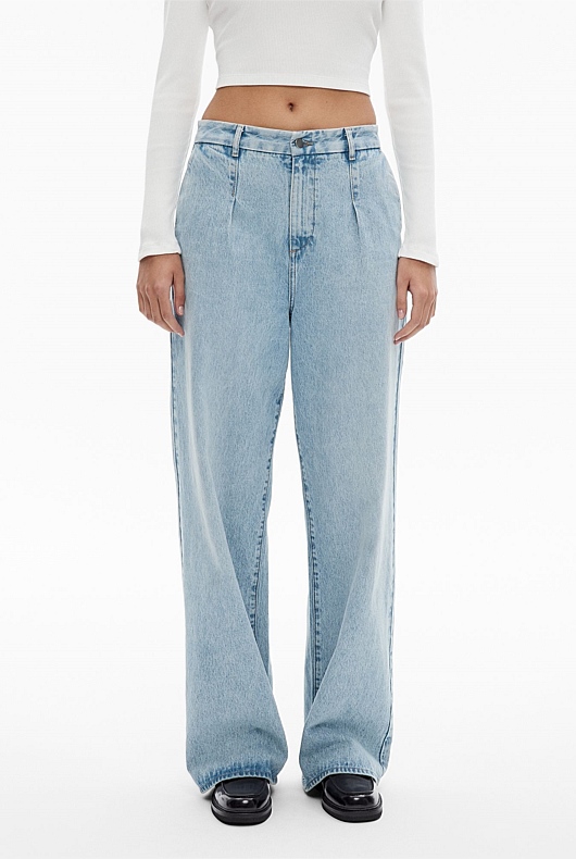 High Rise Pleat Front Jean