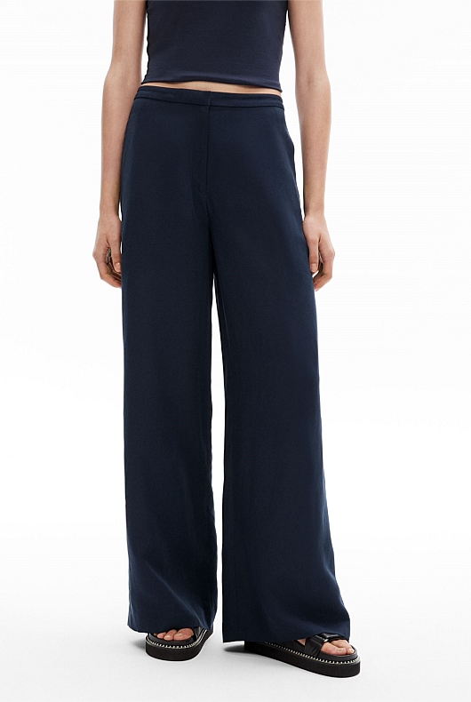 Clean Wide Leg Pant