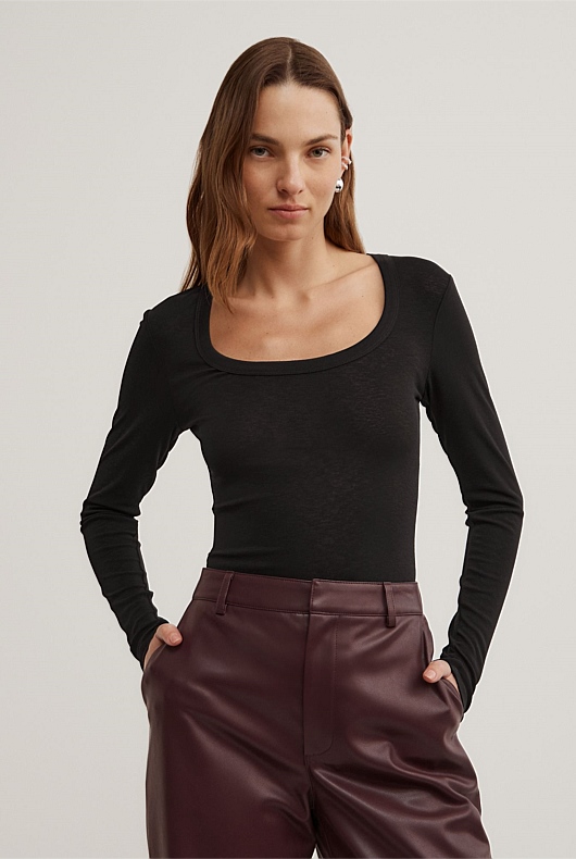 Scoop Neck Long Sleeve Top