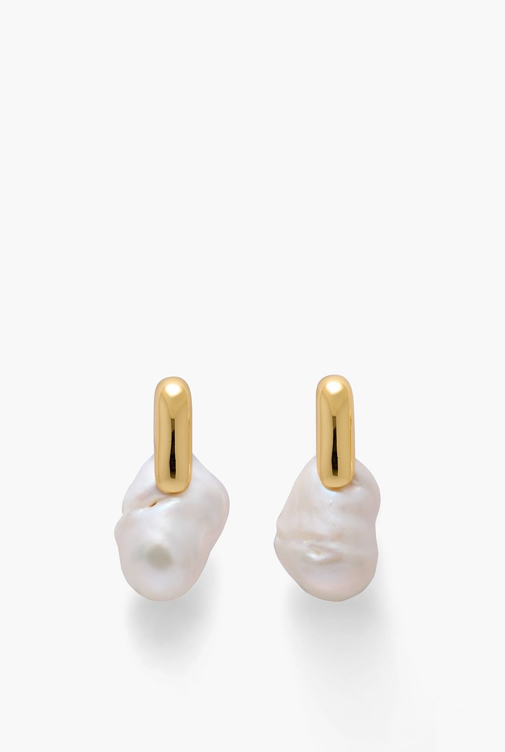 Bella Pearl Earring