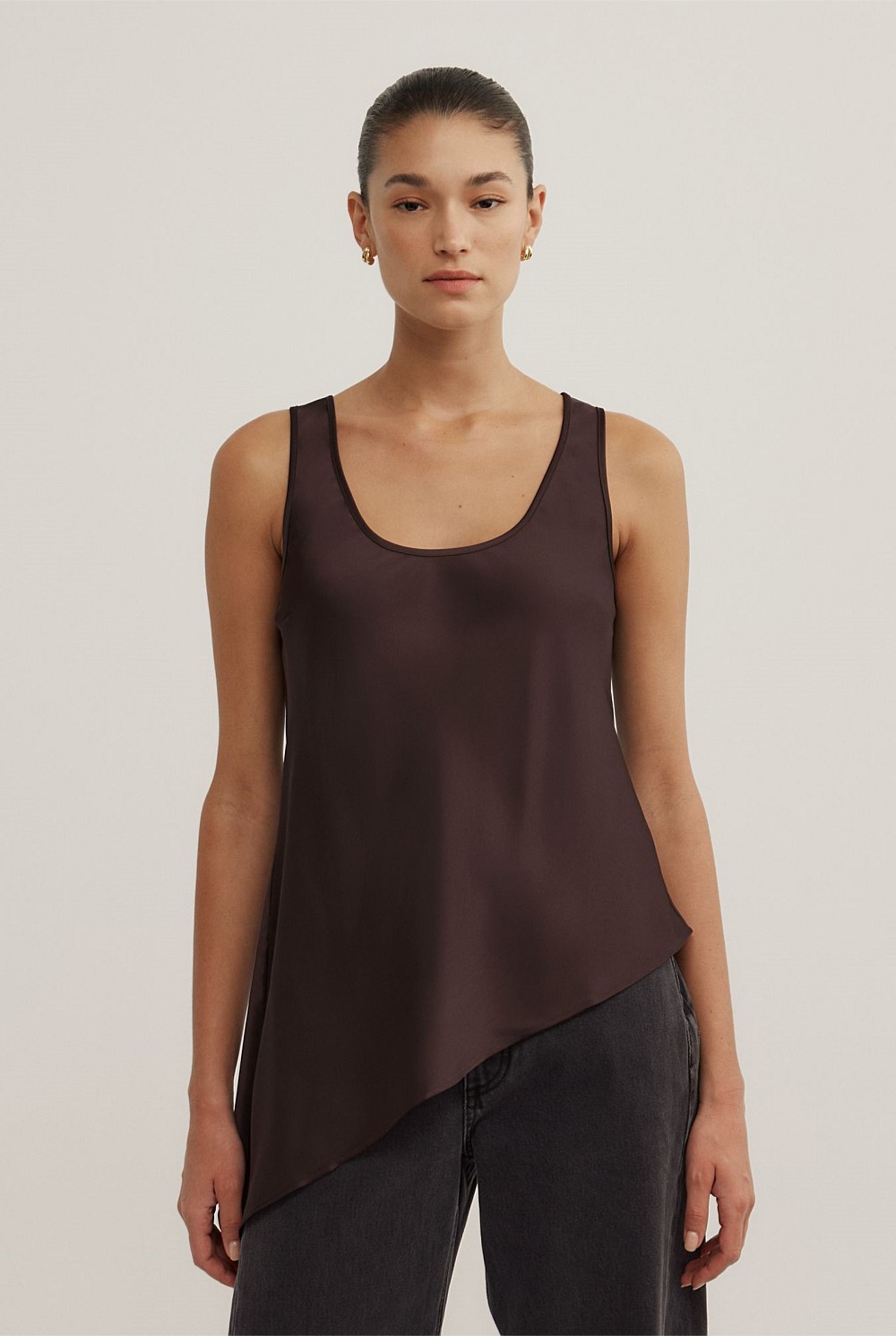 Asymmetric Scoop Tank