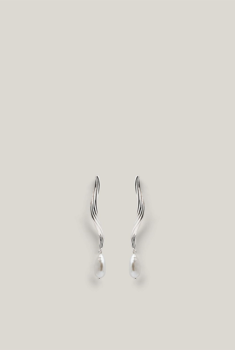Rumi Pearl Earring