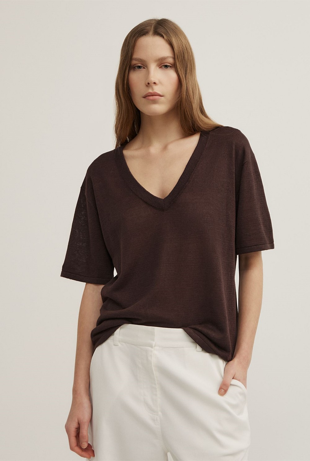 Linen V-Neck Knit T-Shirt
