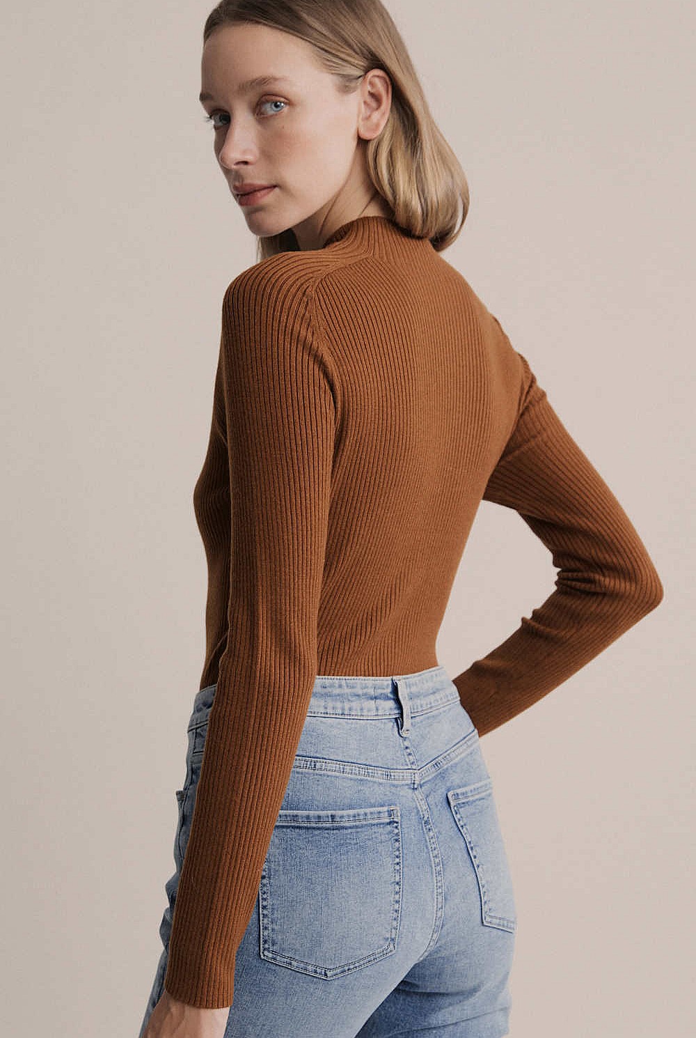 Rib High Neck Knit