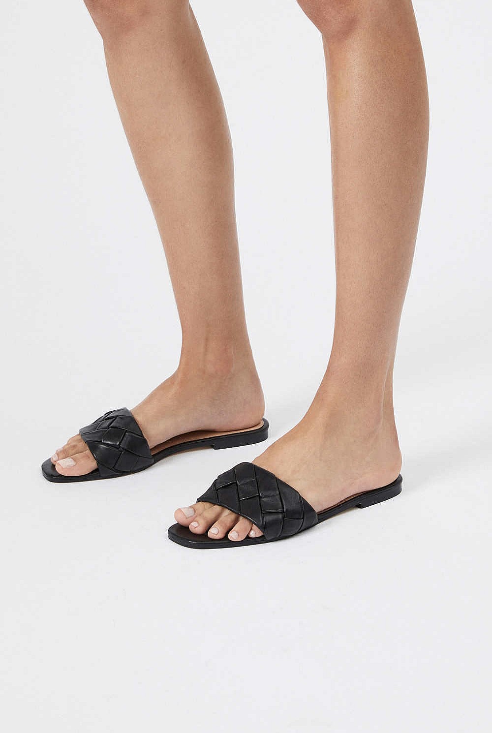 Jaclyn Leather Slide