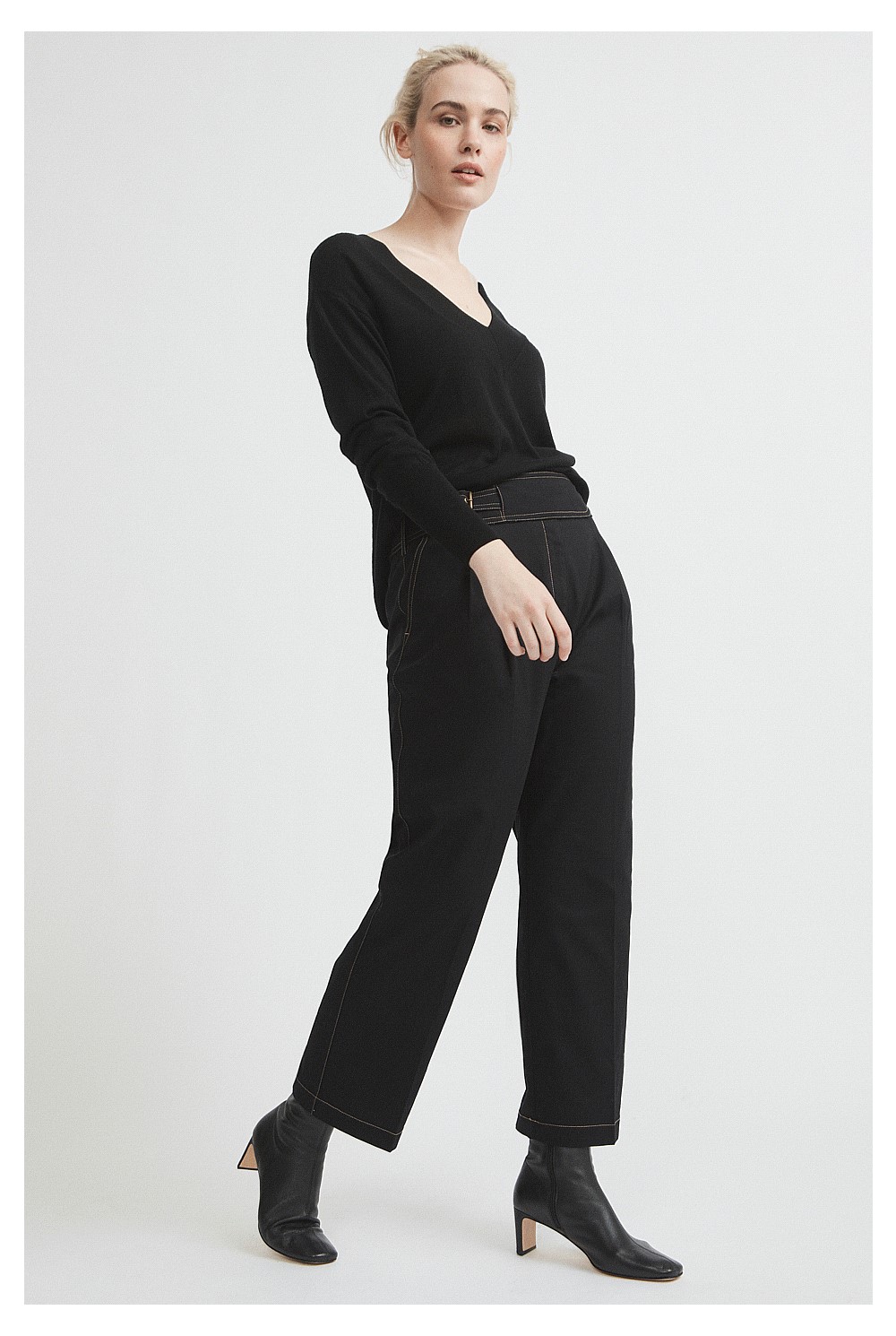 Merino V Neck Knit