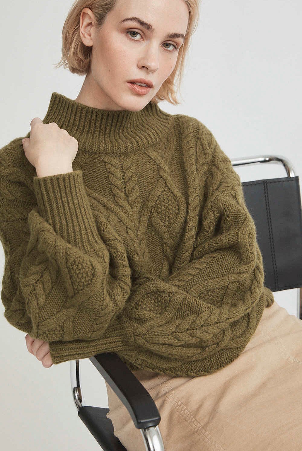 Fashion Crop Cable