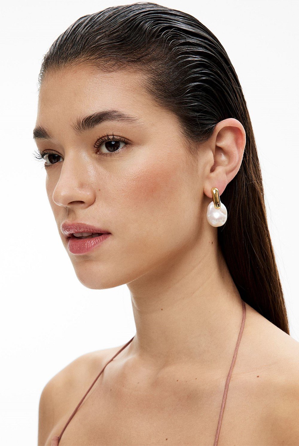 Bella Pearl Earring