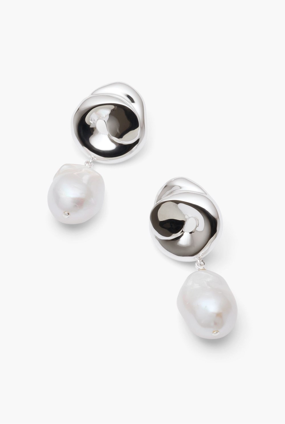 Ana Pearl Earrings