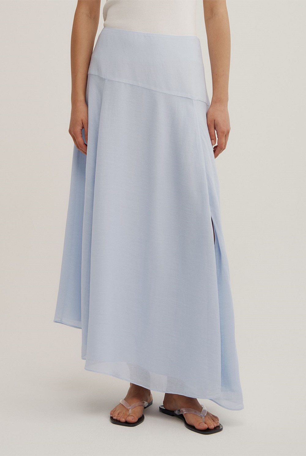 Asymmetric Fluid Skirt