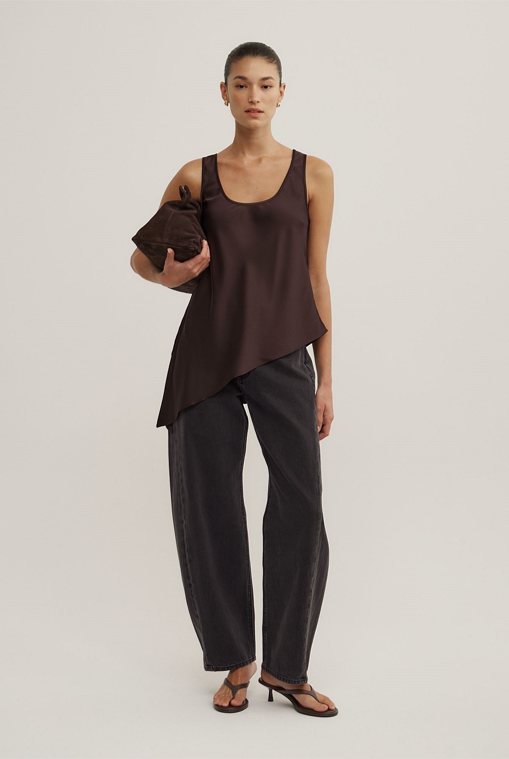 Asymmetric Scoop Tank