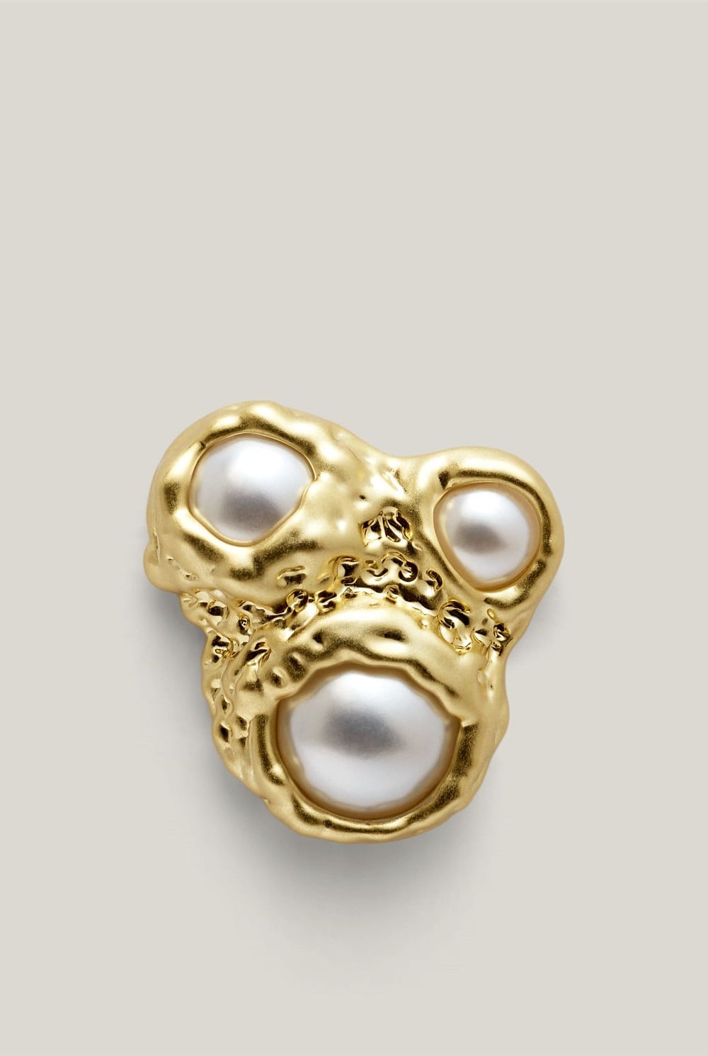 Faye Pearl Stud Earrings