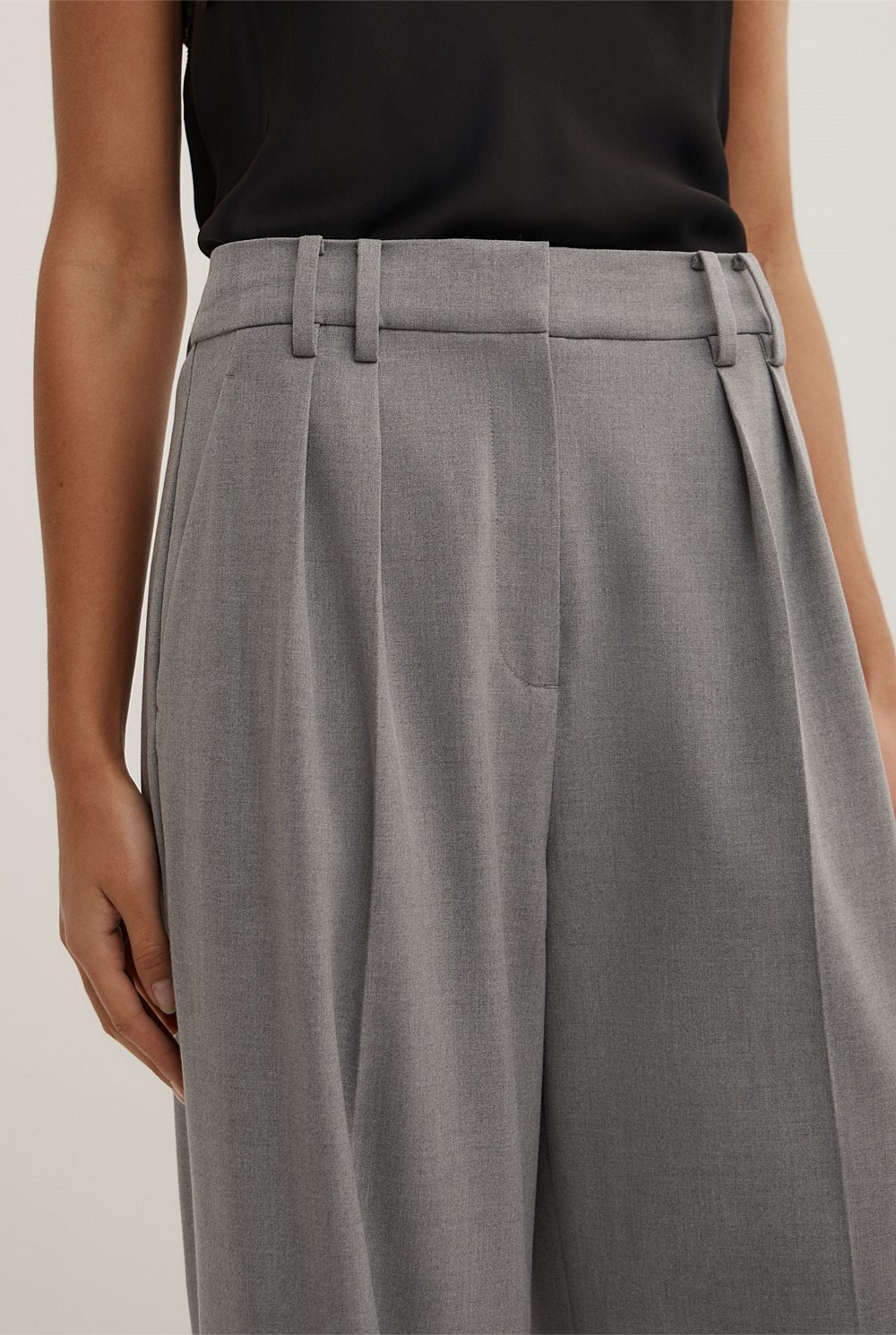 Soft Pleat Trouser