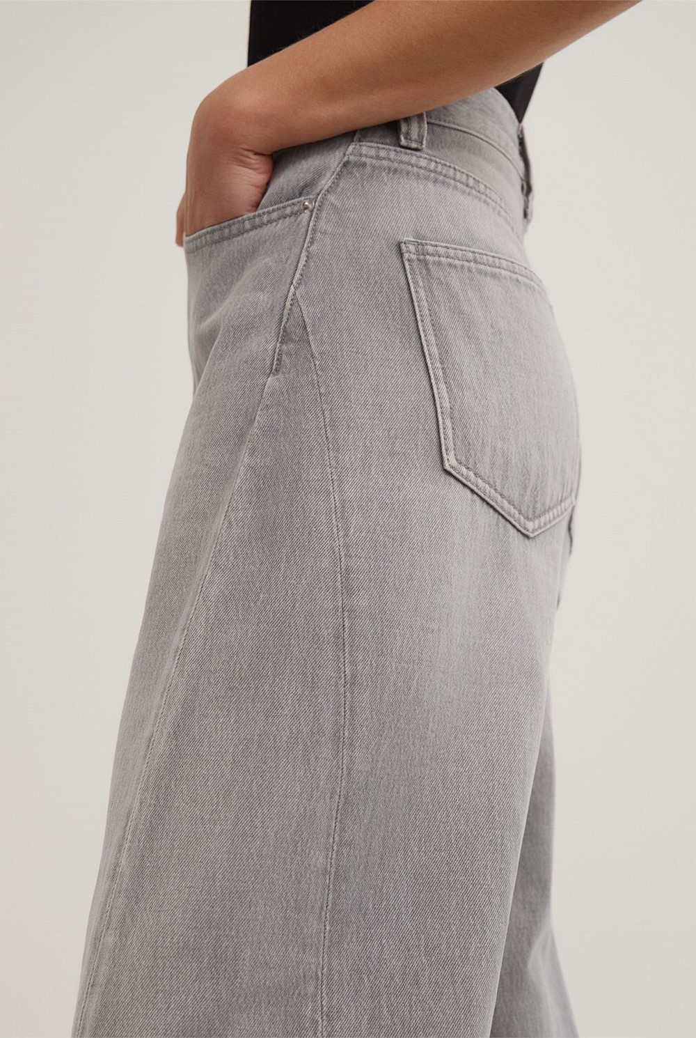 Barrel Leg Jeans