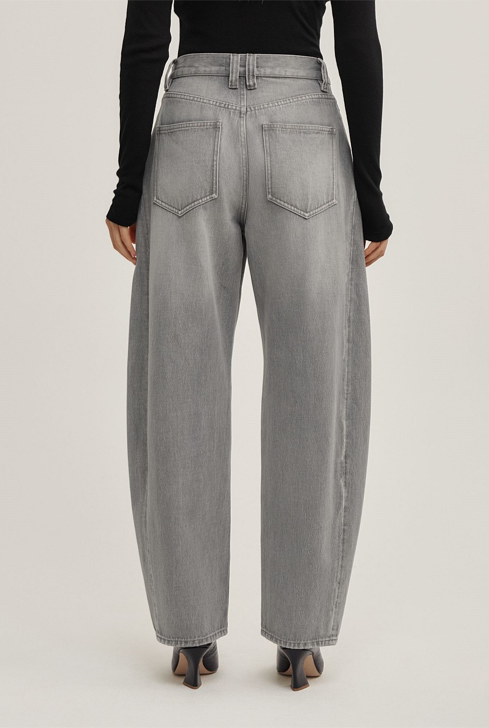 Barrel Leg Jeans