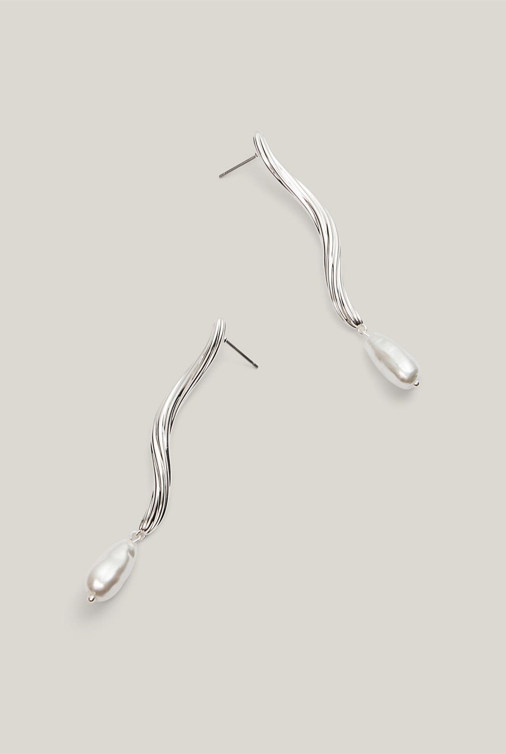 Rumi Pearl Earring