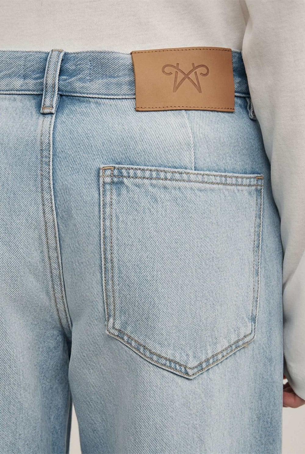 Mid Rise Wide Leg Jean