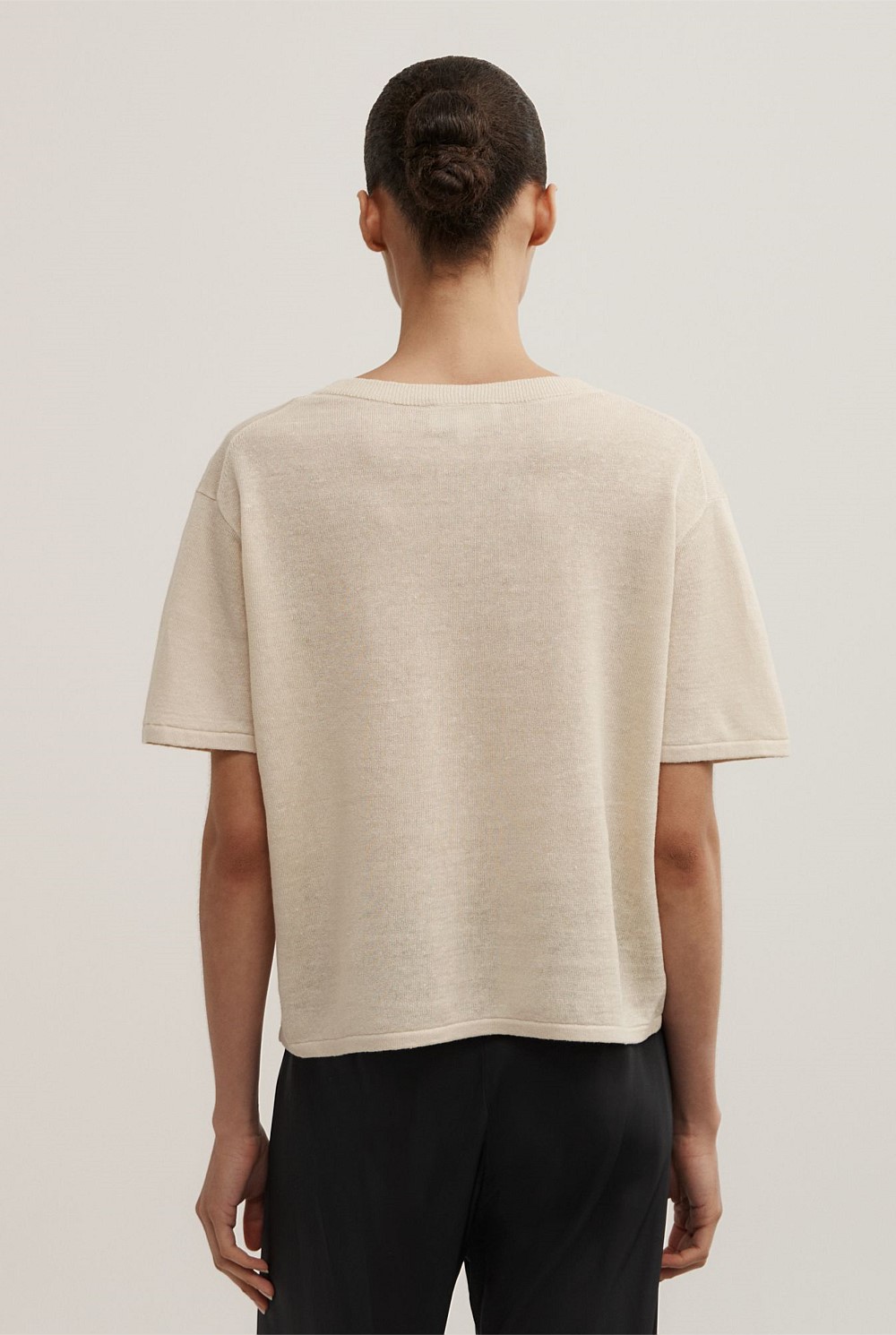 Linen V-Neck Knit T-Shirt