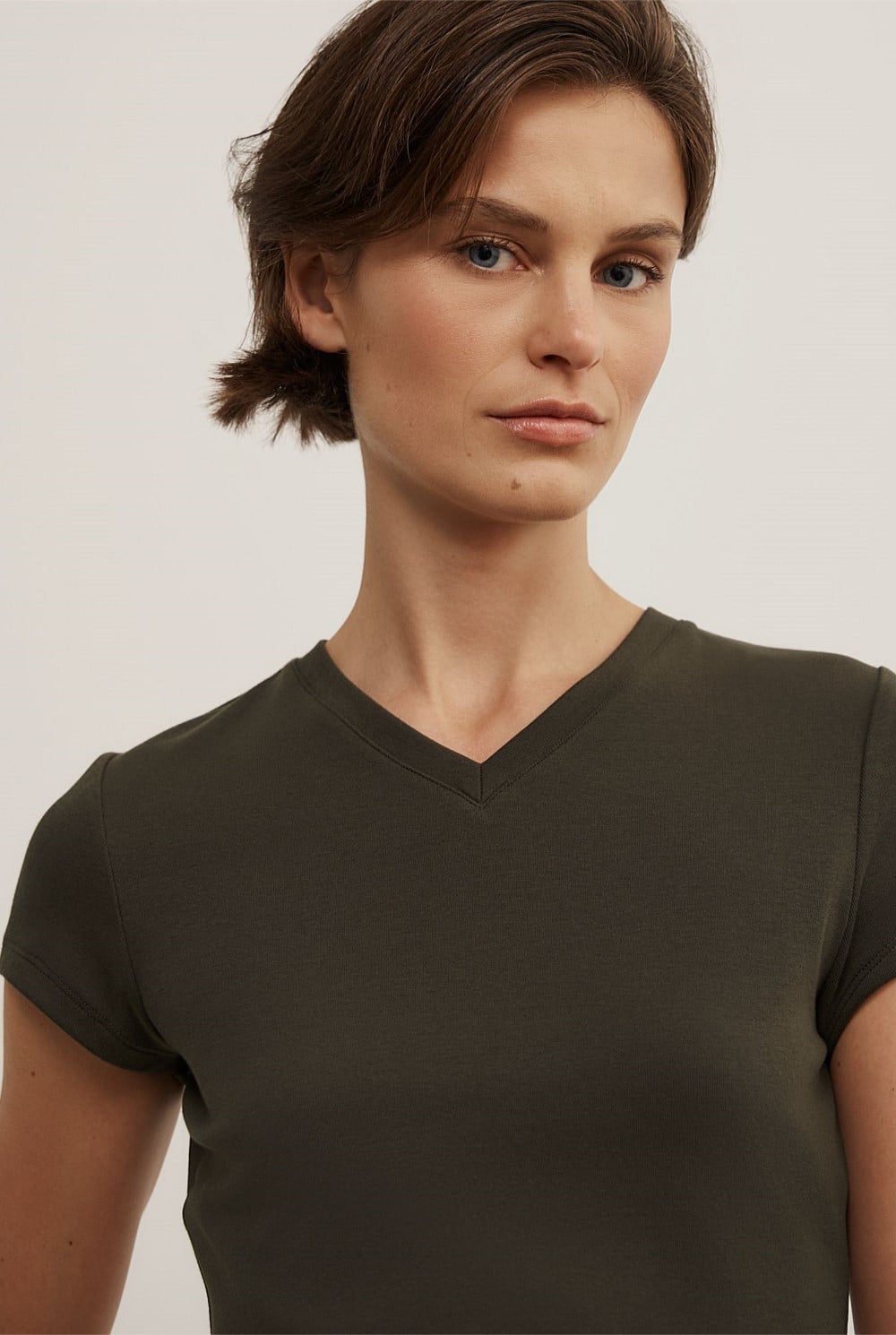 High V T-Shirt