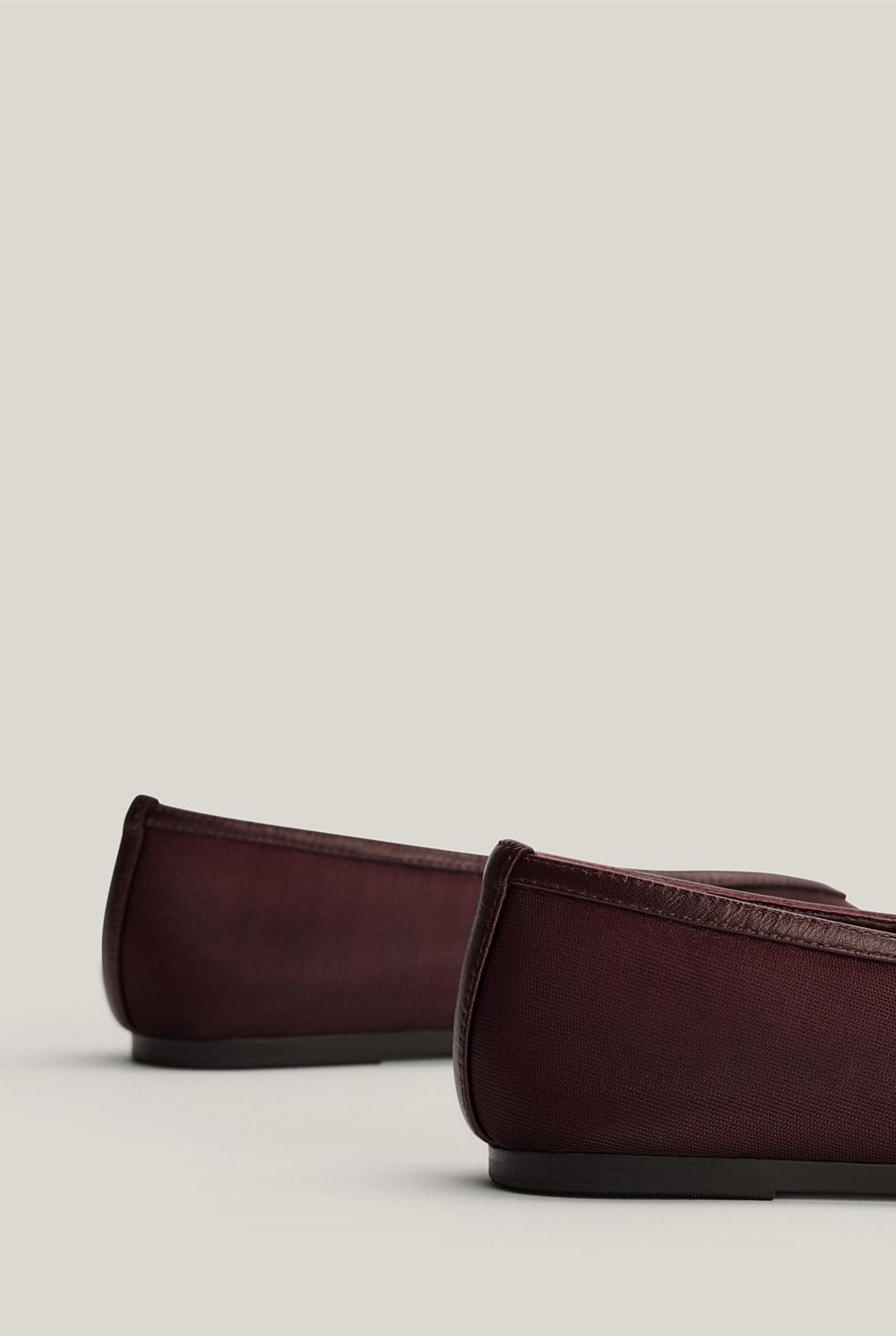 Petra Mesh Flat