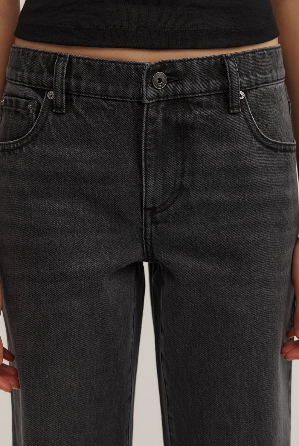 Low Rise Relaxed Jeans