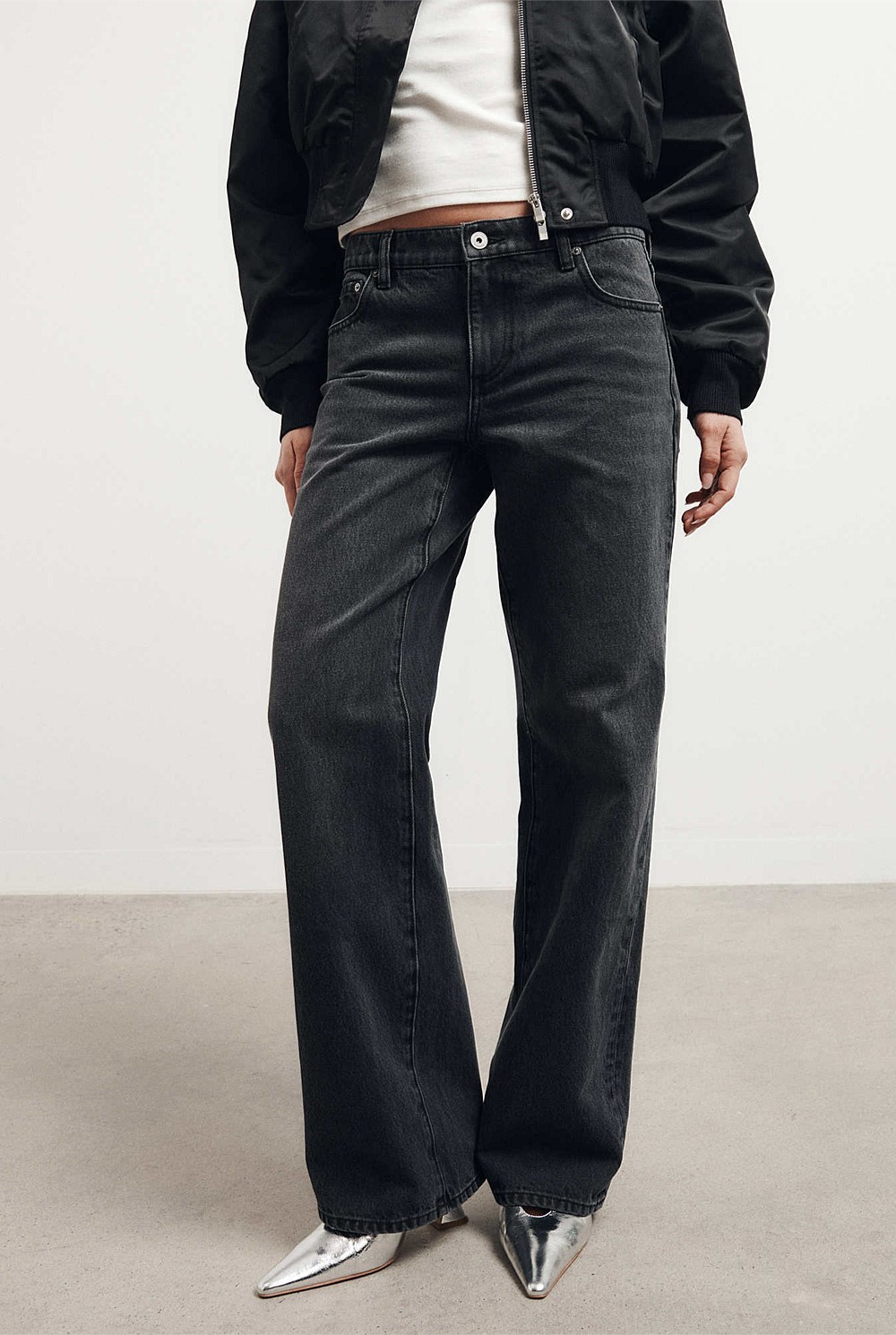 Low Rise Relaxed Jeans