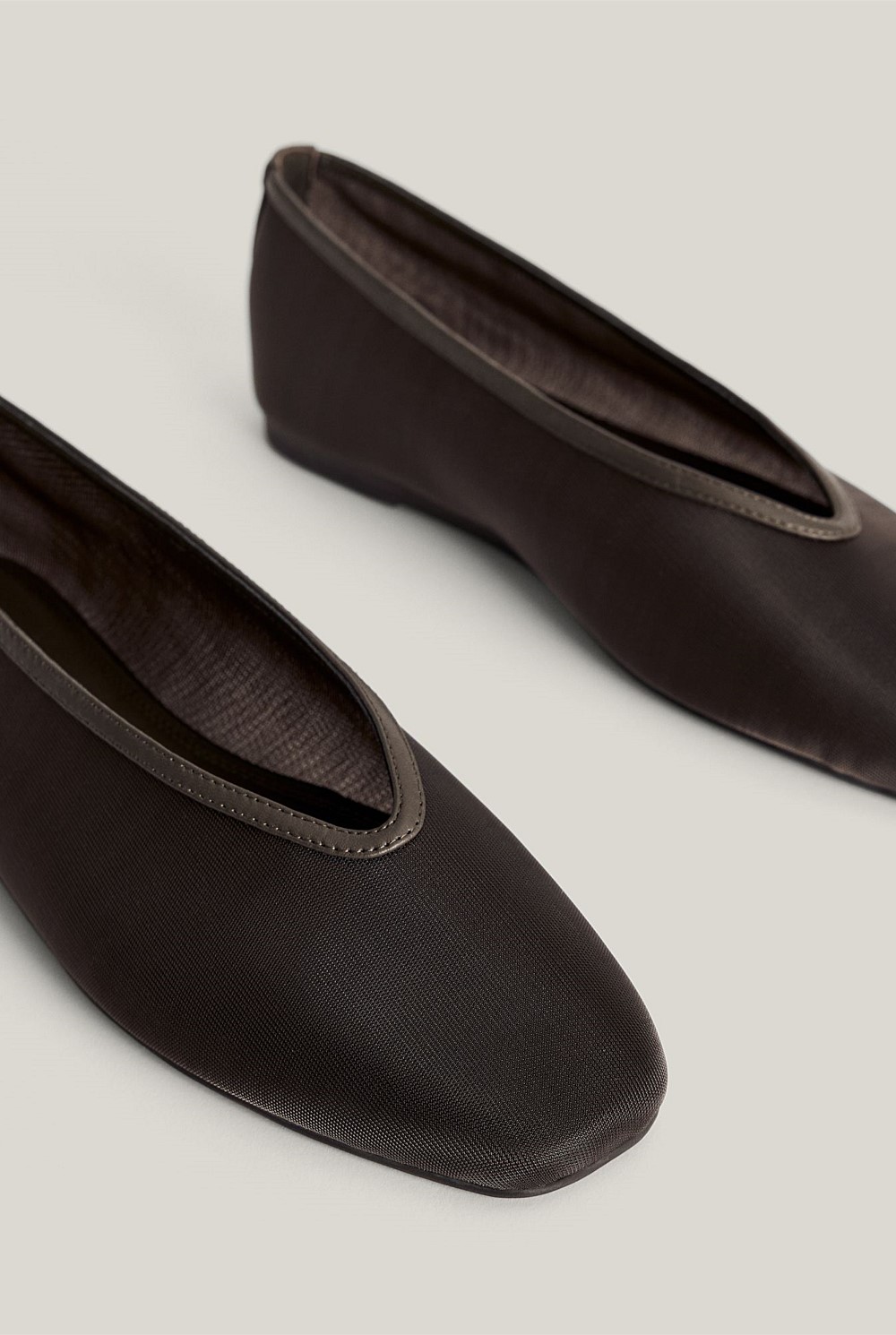 Petra Mesh Flats